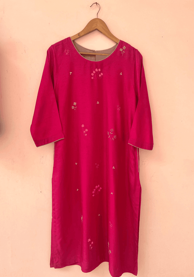 Round neck embroidered kurta