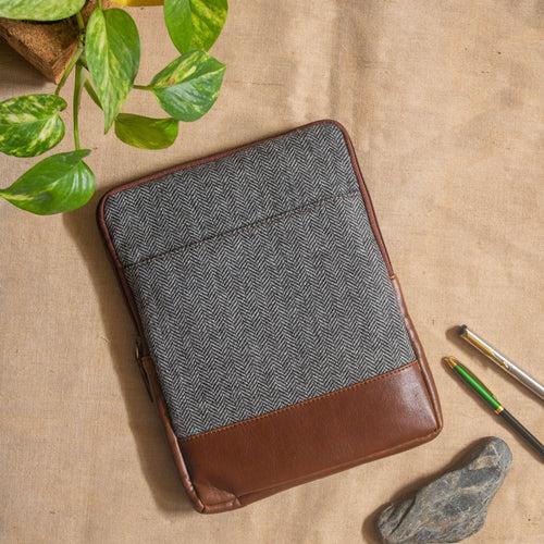 Niko IPad Sleeve (Grey Herringbone)