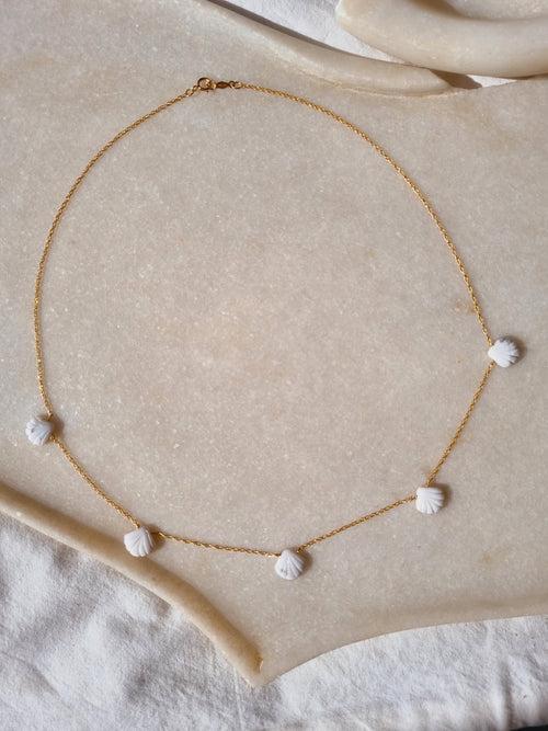 sinkha - Howlite Shell Choker