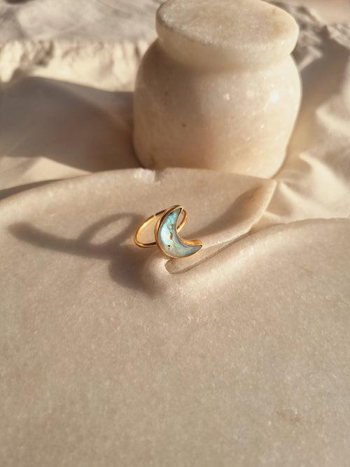 chandra - Labradorite Luna Ring