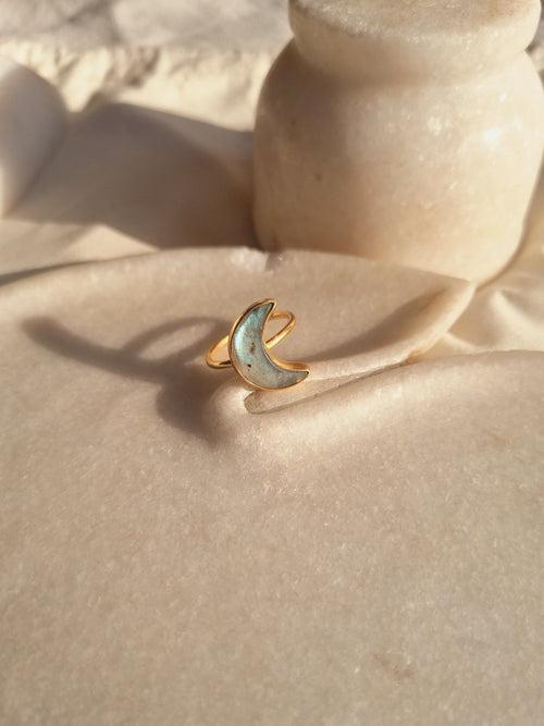 chandra - Labradorite Luna Ring