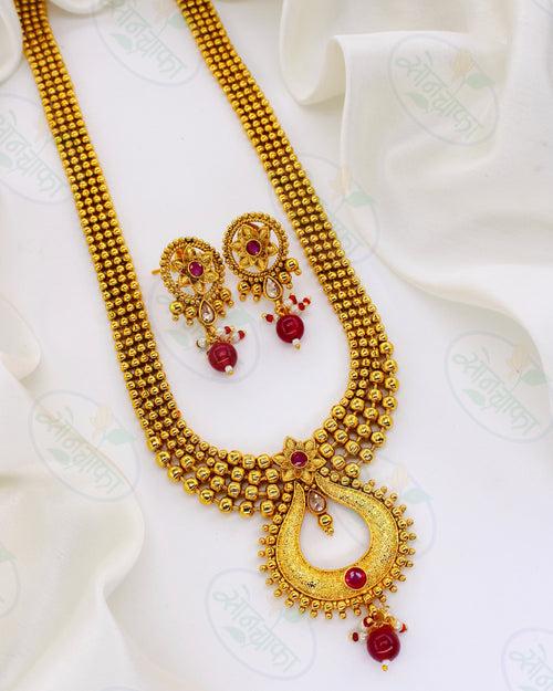 ENTICING ANTIQUE NECKLACE