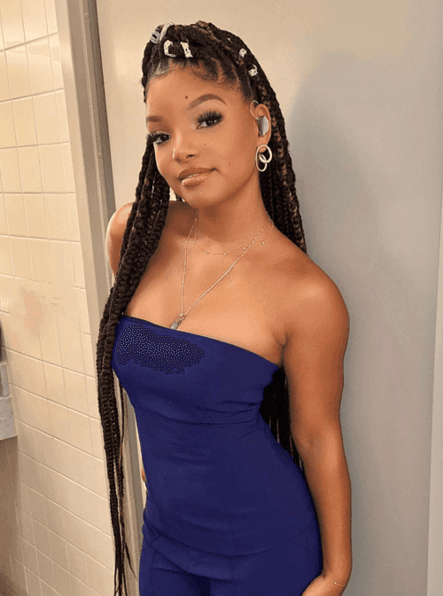 Halle Bailey - Mini Swirly Mismatched Hoops