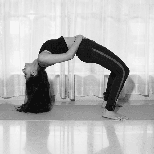 Riya: Hatha & Vinyasa