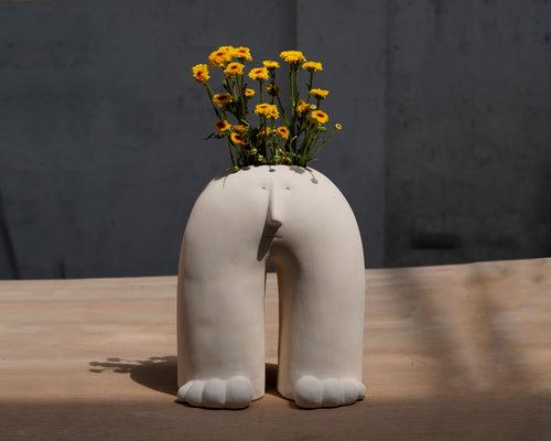 Tiptoe Sculpture/Vase