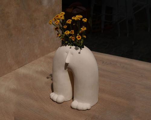 Tiptoe Sculpture/Vase