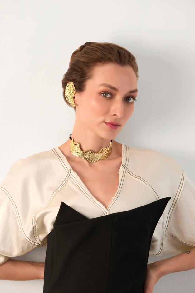 The Swandance Choker