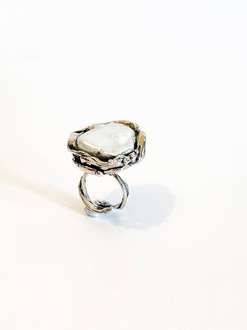 The Silver Baroque Pearl Ring