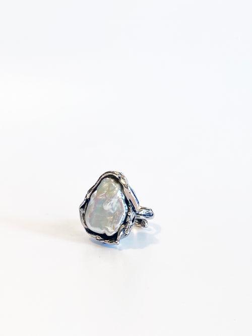 The Silver Baroque Pearl Ring