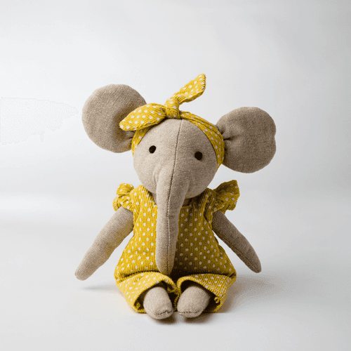 Lola - The Dainty Elephant