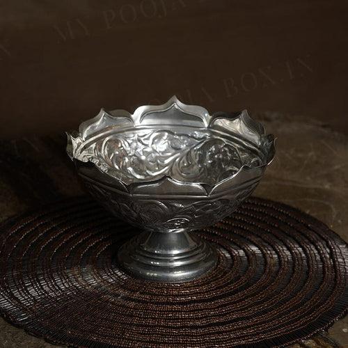 Nura Taj Silver Finish Urli