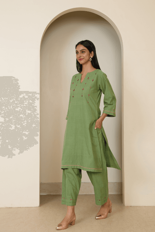 Bebaak Ada Mirror Hand Embroidered & Handwoven Kurta Set