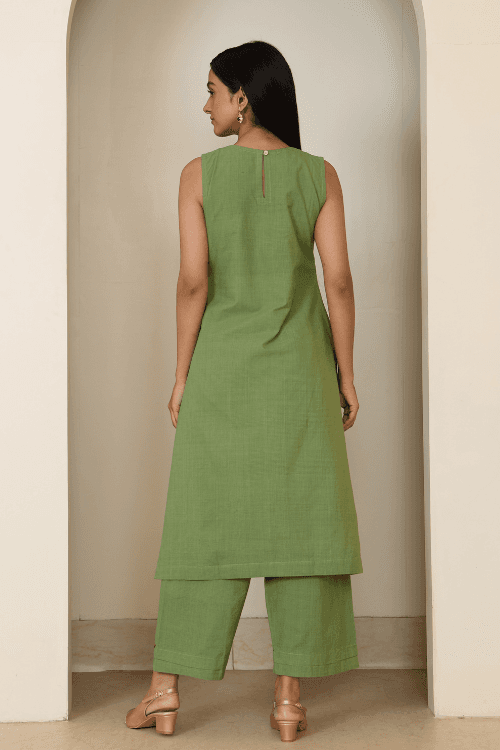 Bebaak Ada Sleeveless Hand Embroidered & Handwoven Kurta Set