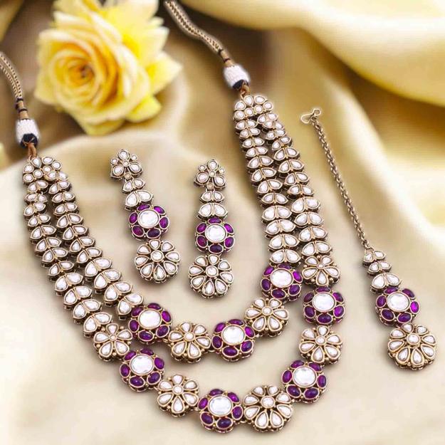 Purple Jaine Kundan Jewellery Set