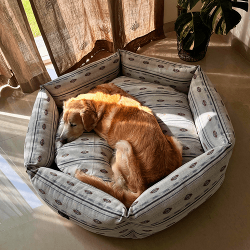 PoochMate Ivory Cotton Jacquard Hexagon Dog Bed