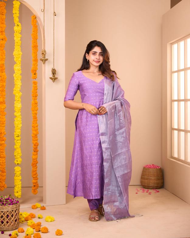 Kani Lilac Silk Suit Set With Tissue Handloom Dupatta