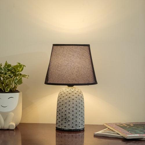 Decorative table lamp with cotton lamp shade