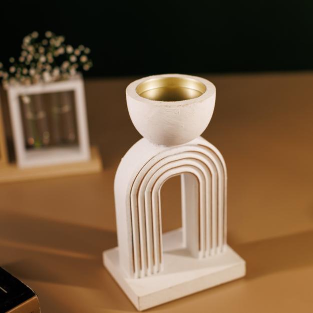 Minimalist pillar candle holder