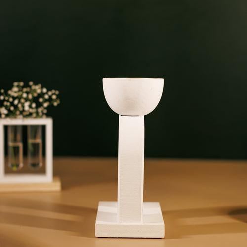 Minimalist pillar candle holder