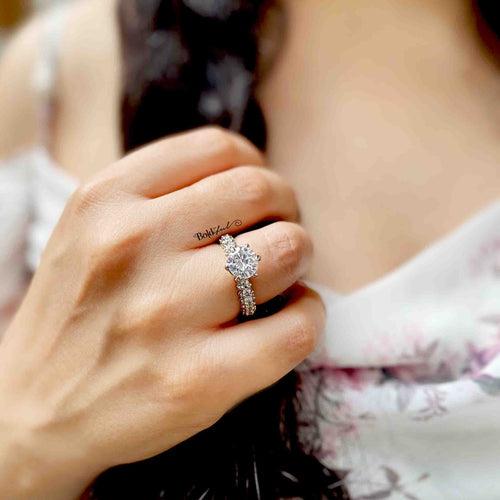 Facile Silver Solitaire Ring