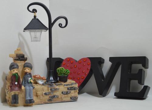 Vintage Lamp Post Couple