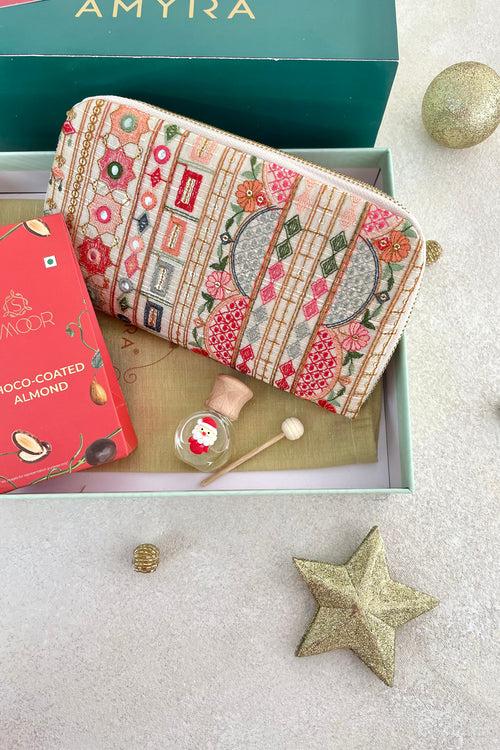 Christmas Hamper - Rafia Wallet - Scented & Gourmet Box