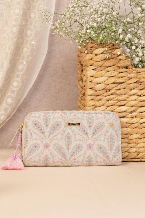 Nyraa Embroidered Wallet - off-white