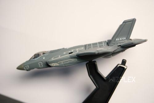 Tomica TP 28 JASDF F-35 Lighting Diecast Scale Model Collectible Car