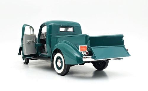 1937 Studebaker Coupe Express Pick Up -1:18 Scale Model Die Cast Car by Road Signature