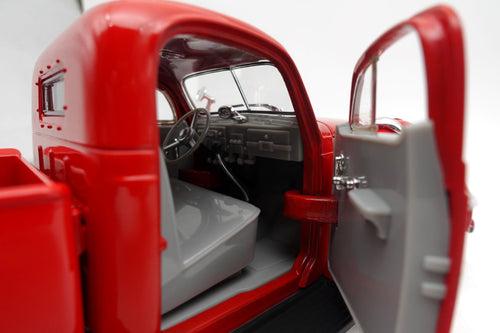 1937 Studebaker Coupe Express Pick Up -1:18 Scale Model Die Cast Car by Road Signature