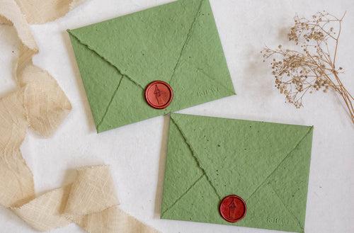 A flower in the mail - Sage Green / Pack of 5 Plantable Envelopes